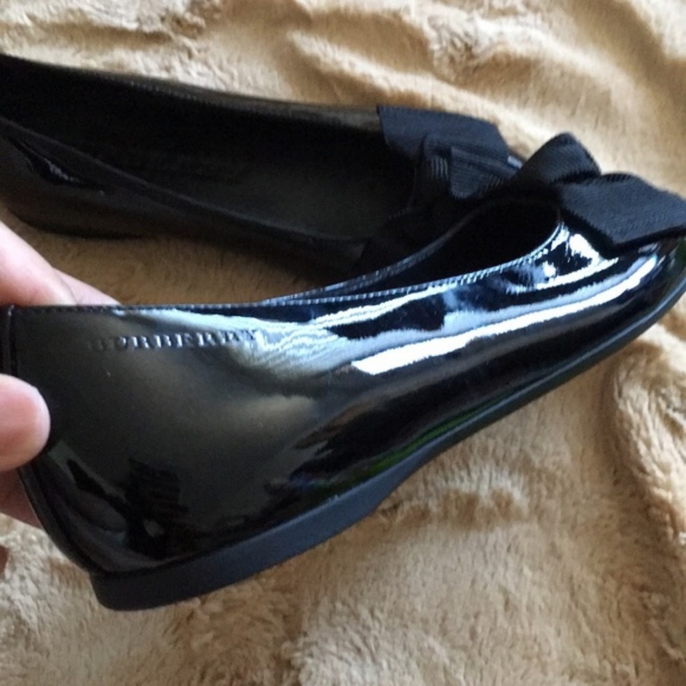 Burberry kids flats